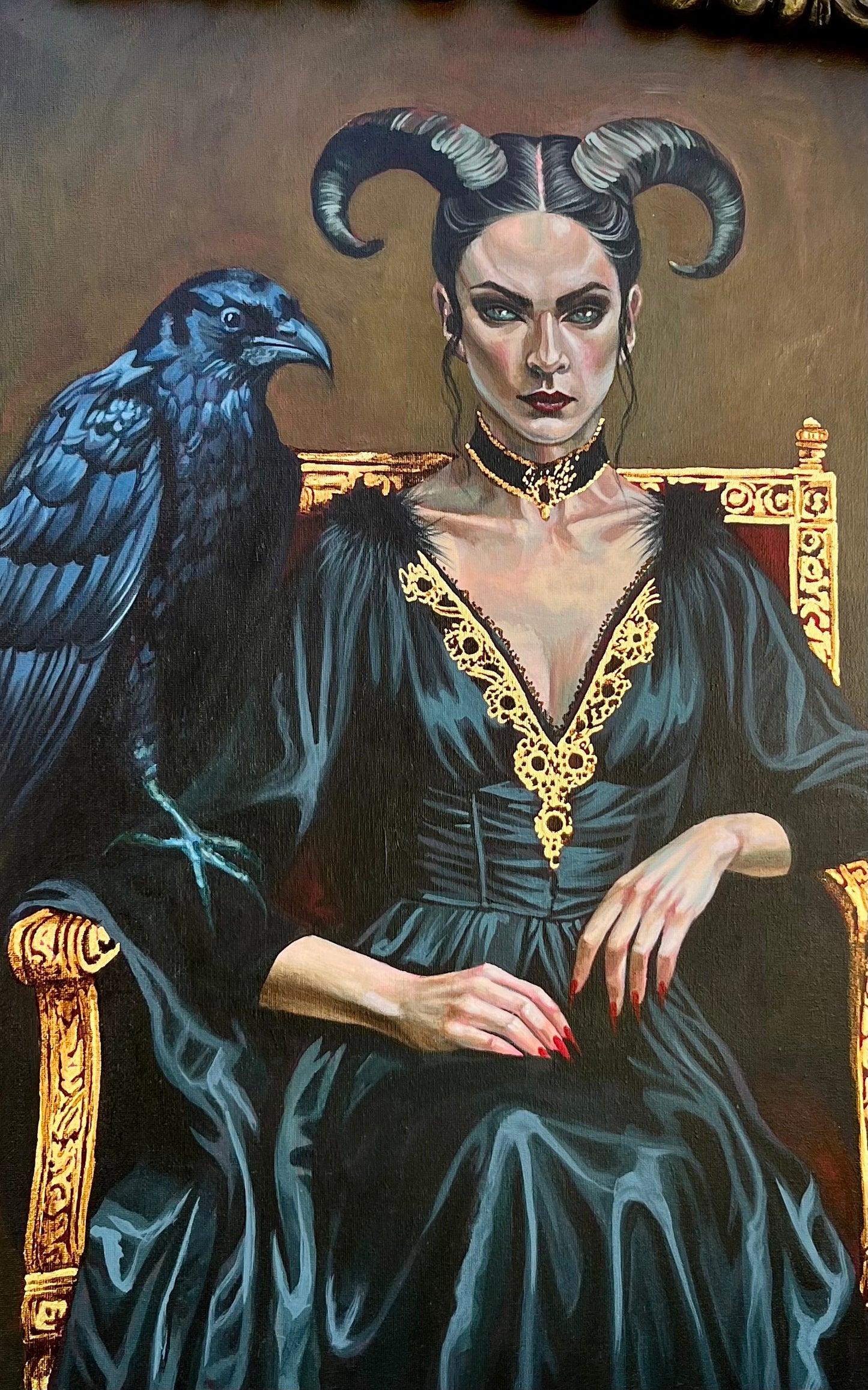 Cuervo - Retrato Gótico de Poder y Fantasía Oscura