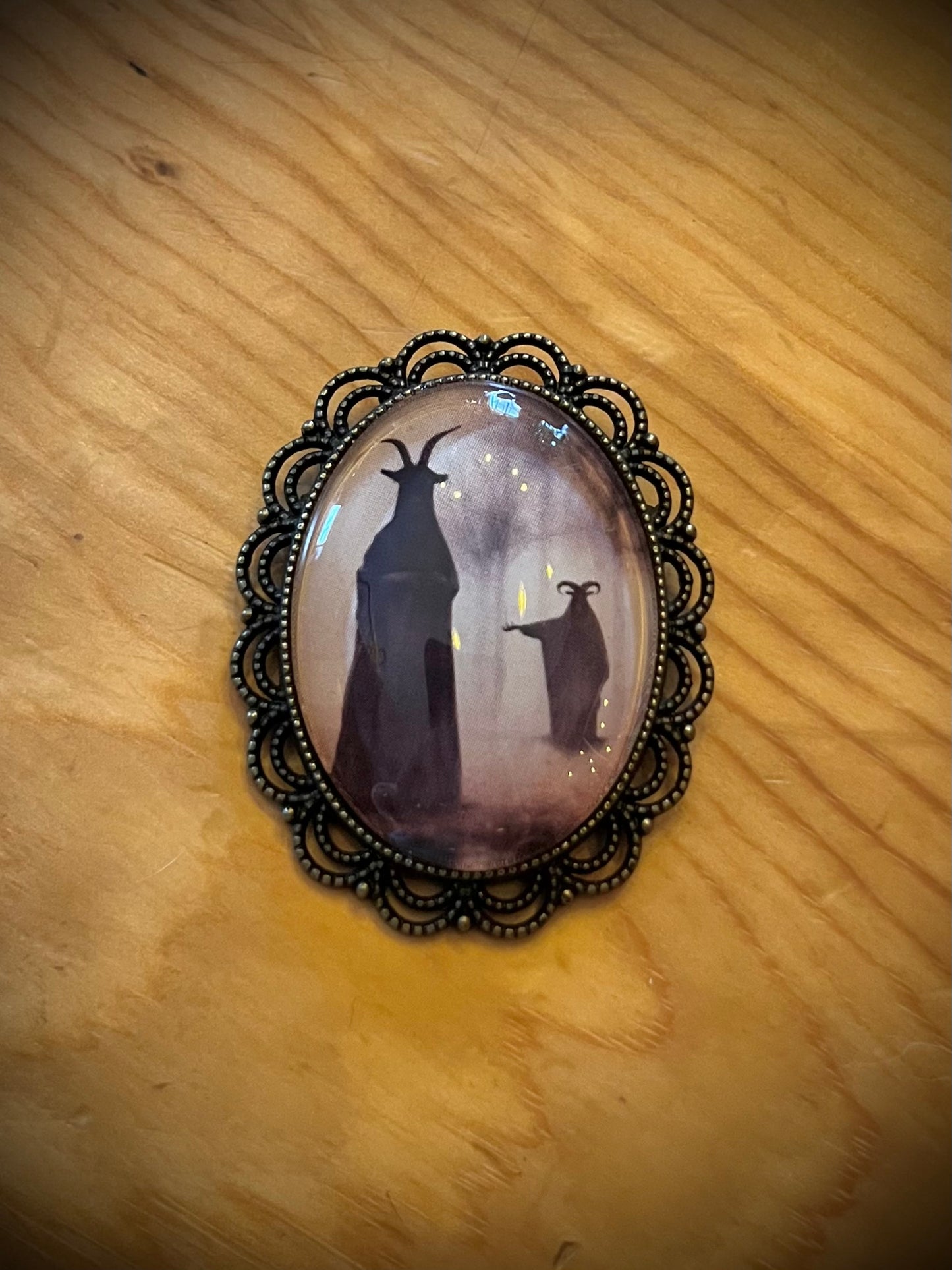 Broche gotico de iconografía oculta