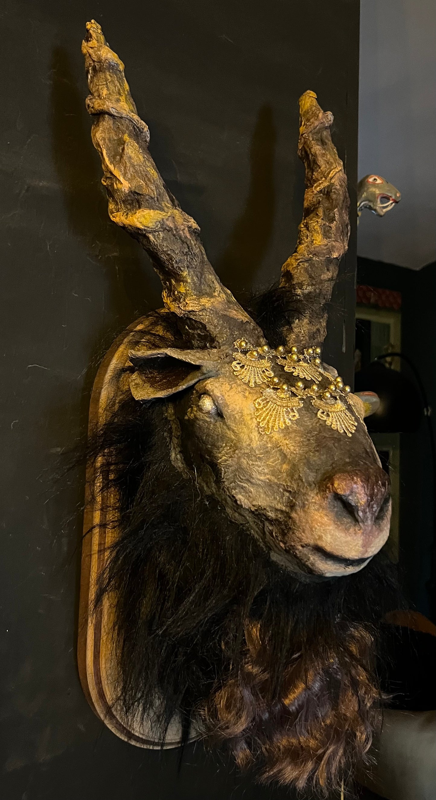 Escultura Baphomet Negra y Oro