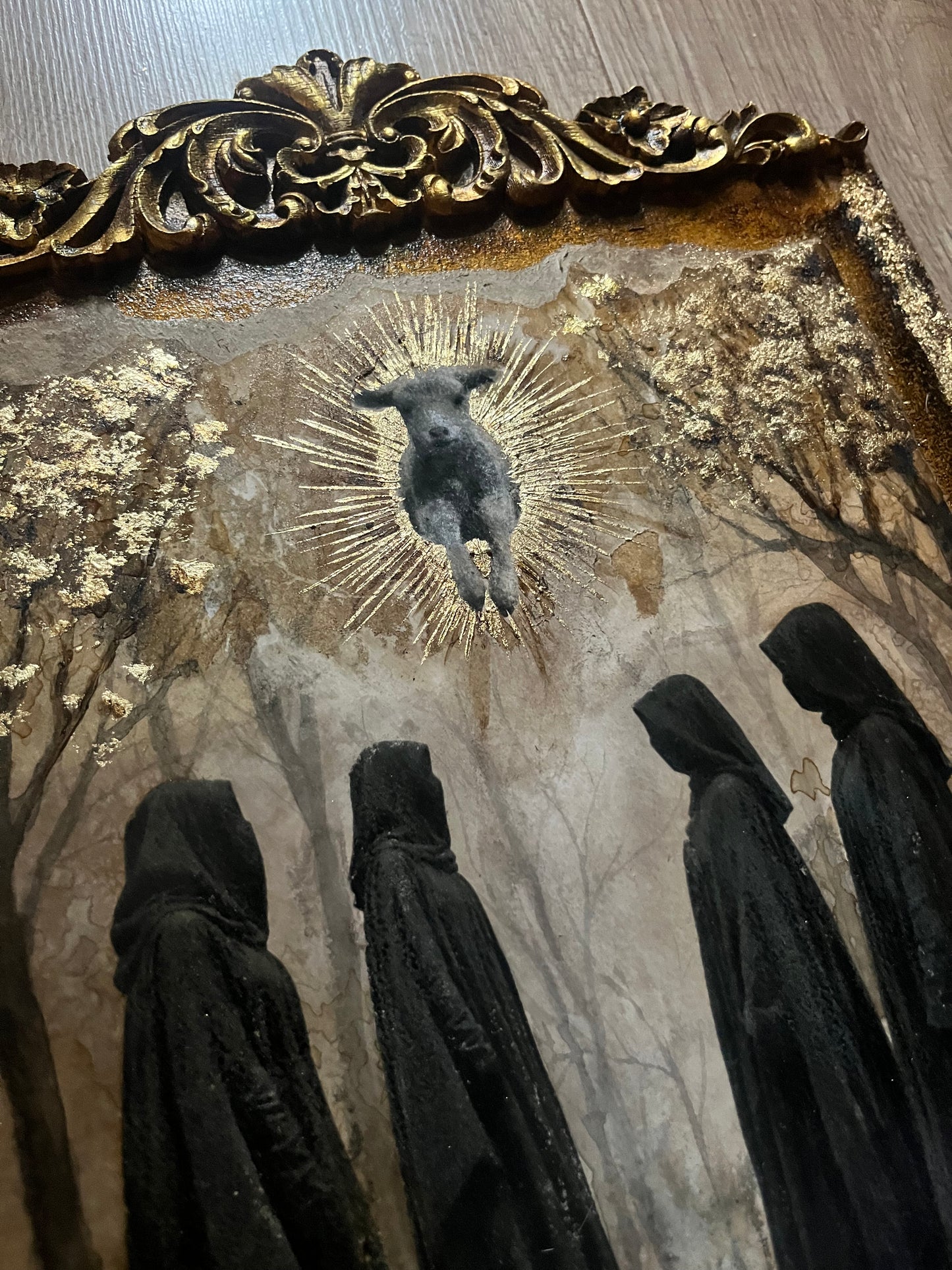 Obra "La Santa Compaña" – Arte Oscuro, Folclore y Técnica Mixta | Esther Limones