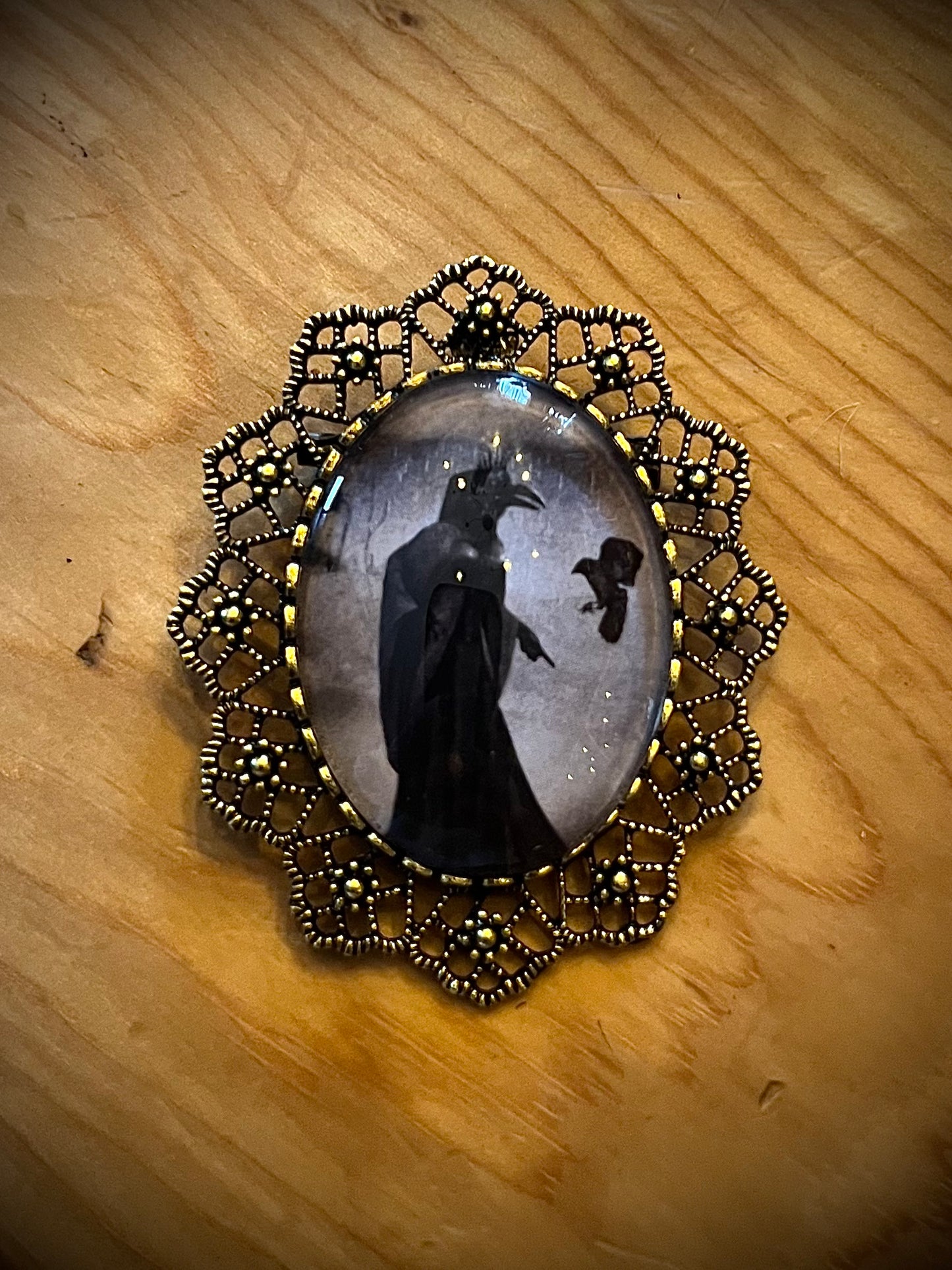 Broche ovalado esotérico