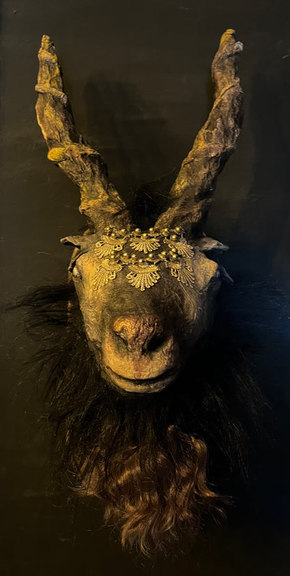 Escultura Baphomet Negra y Oro